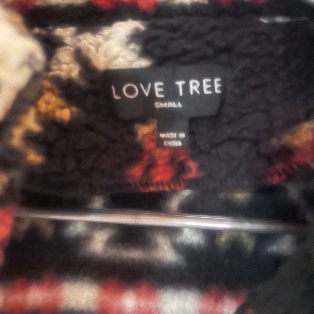 Woman’s love tree brand sweater - Picture 4 of 4